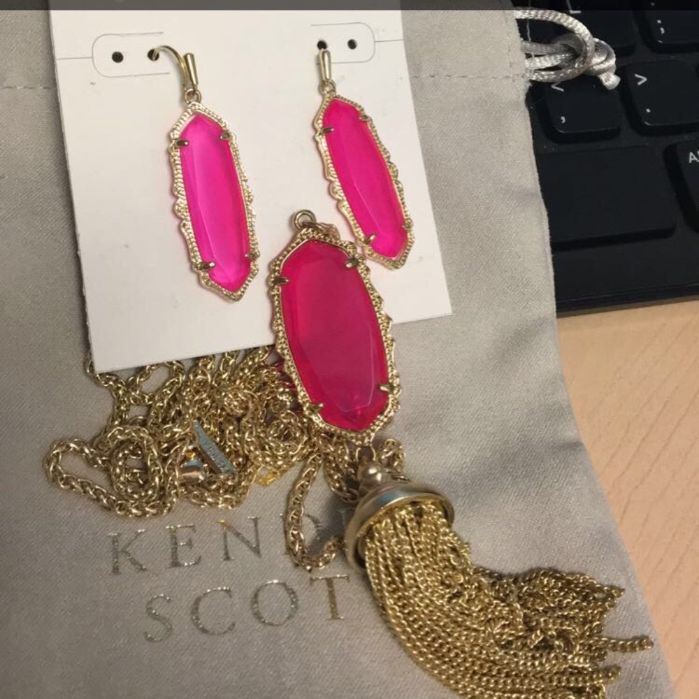 Kendra Scott set